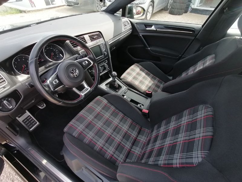 VOLKSWAGEN Golf VII GTI - 230ch Performance 