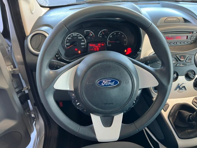 🚗 FORD KA 1.2 69ch ⚙️ TITANIUM ❄️ Climatisation 📡 Radar de recul 📱 Bluetooth