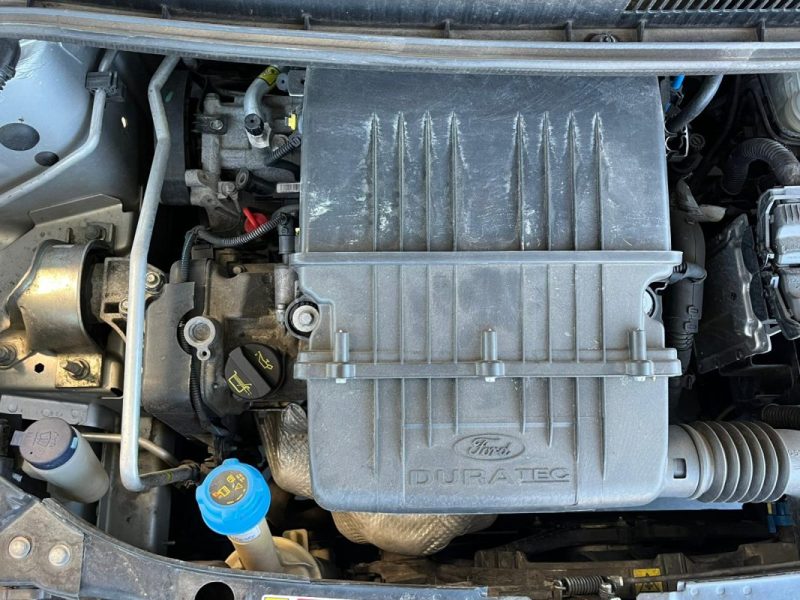 🚗 FORD KA 1.2 69ch ⚙️ TITANIUM ❄️ Climatisation 📡 Radar de recul 📱 Bluetooth