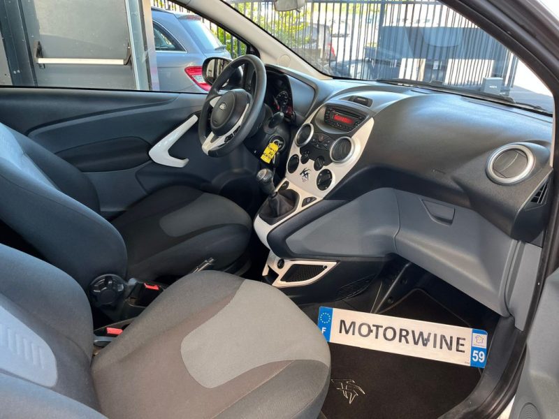 🚗 FORD KA 1.2 69ch ⚙️ TITANIUM ❄️ Climatisation 📡 Radar de recul 📱 Bluetooth