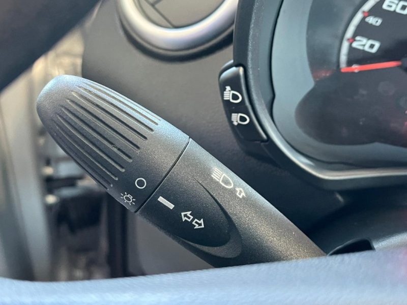 🚗 FORD KA 1.2 69ch ⚙️ TITANIUM ❄️ Climatisation 📡 Radar de recul 📱 Bluetooth