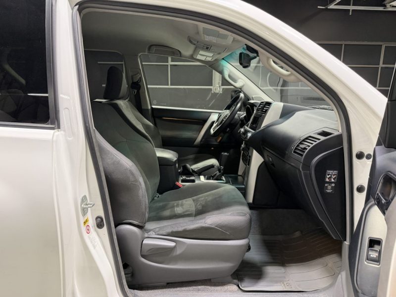 TOYOTA LAND CRUISER LC150 173 D-4D LEGENDE 3 PORTES BA 2010
