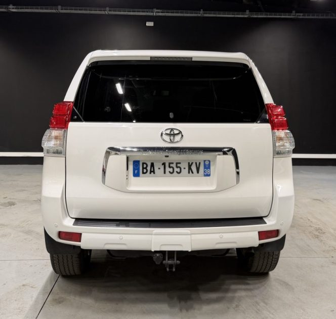 TOYOTA LAND CRUISER LC150 173 D-4D LEGENDE 3 PORTES BA 2010