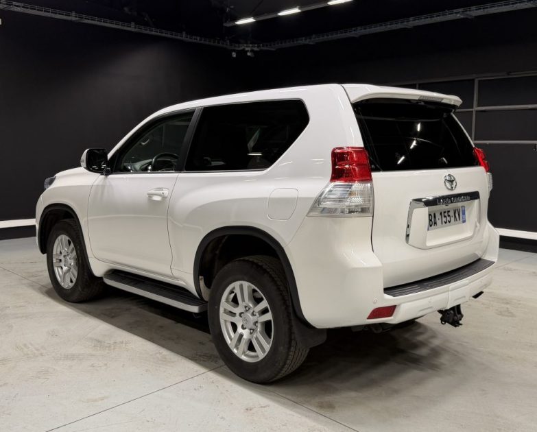 TOYOTA LAND CRUISER LC150 173 D-4D LEGENDE 3 PORTES BA 2010