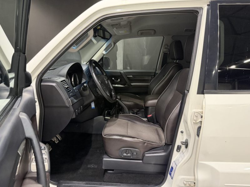 MITSUBISHI PAJERO 3.2 DI-D INVITE 2010