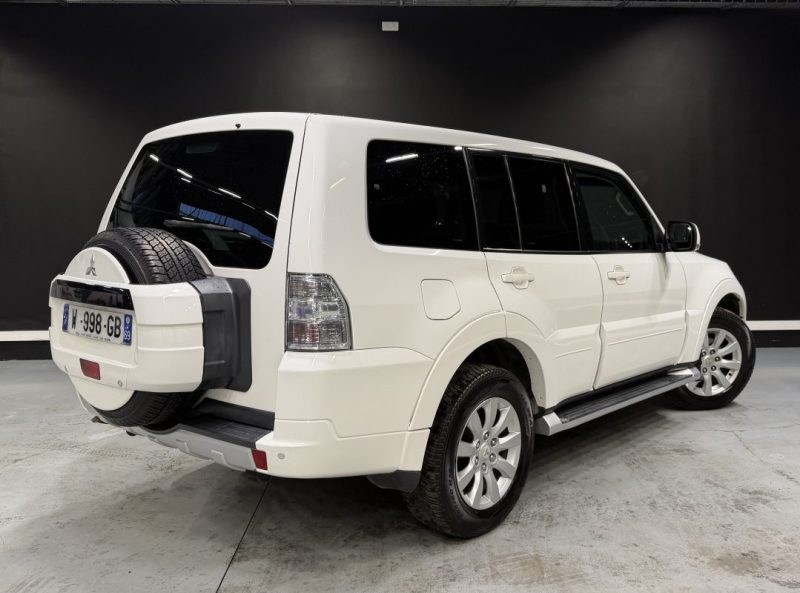MITSUBISHI PAJERO 3.2 DI-D INVITE 2010