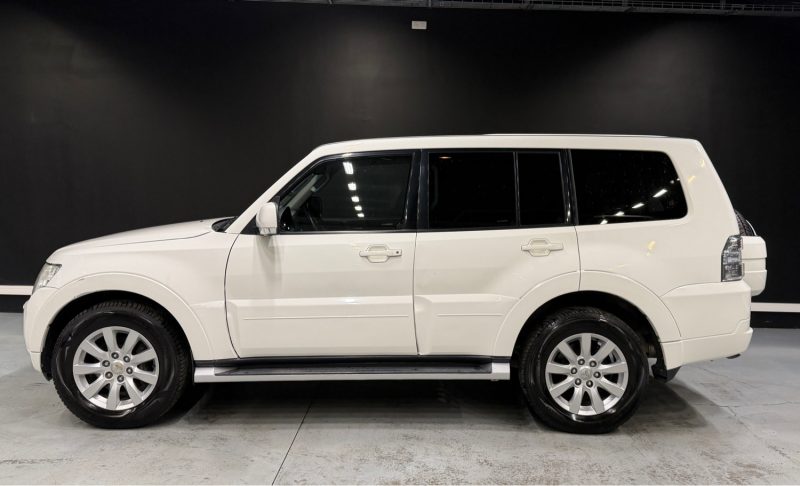 MITSUBISHI PAJERO 3.2 DI-D INVITE 2010