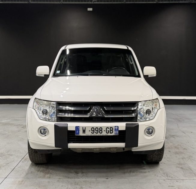MITSUBISHI PAJERO 3.2 DI-D INVITE 2010