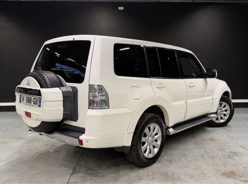 MITSUBISHI PAJERO 3.2 DI-D INVITE 2010
