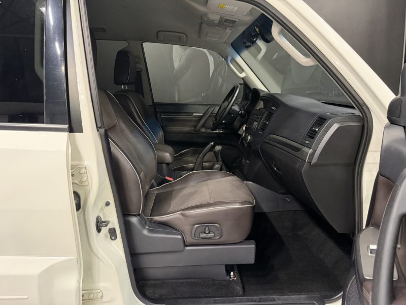 MITSUBISHI PAJERO 3.2 DI-D INVITE 2010