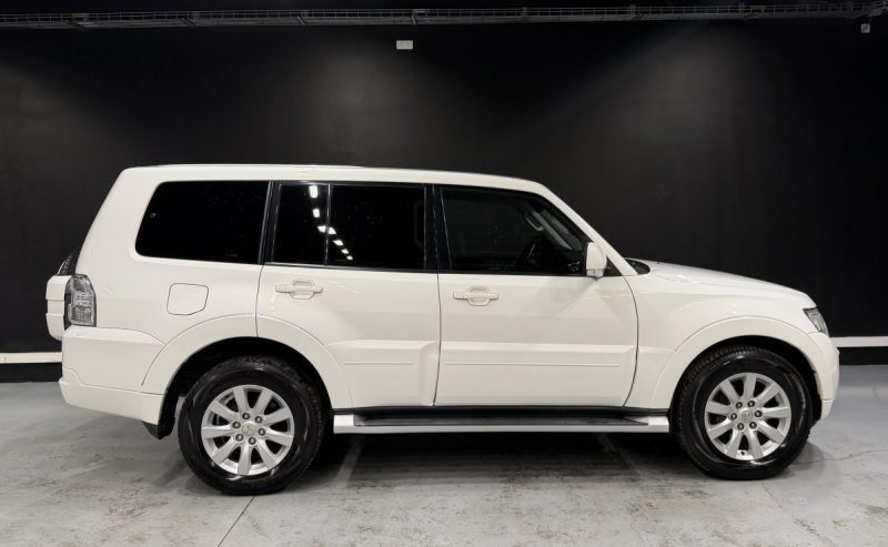 MITSUBISHI PAJERO 3.2 DI-D INVITE 2010