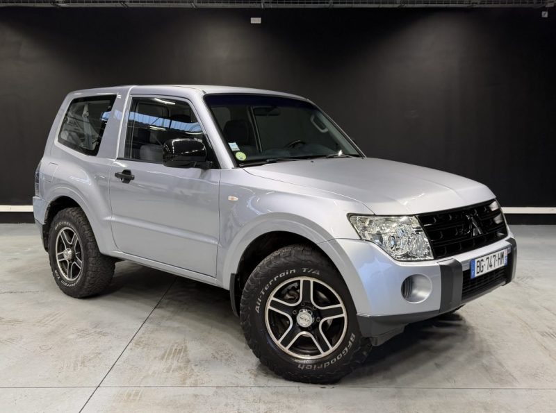 MITSUBISHI PAJERO 3.2 DI-D 200 INVITE 2011