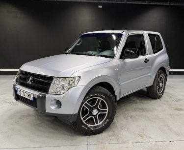 MITSUBISHI PAJERO 3.2 DI-D 200 INVITE 2011