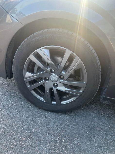 PEUGEOT 208 100CH BOITE AUTO