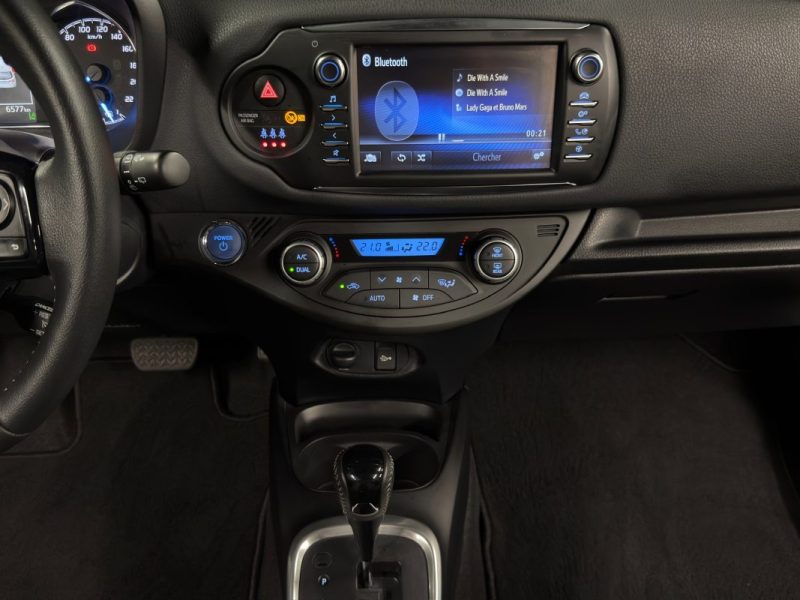 TOYOTA YARIS 3 III PHASE 3 HYBRID 1.5 VVTi 100 Cv 1ERE MAIN / 6.577 Kms BOITE AUTO - GARANTIE 1 AN