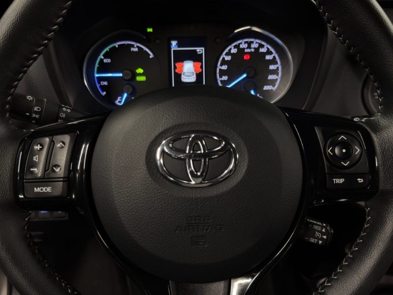 TOYOTA YARIS 3 III PHASE 3 HYBRID 1.5 VVTi 100 Cv 1ERE MAIN / 6.577 Kms BOITE AUTO - GARANTIE 1 AN