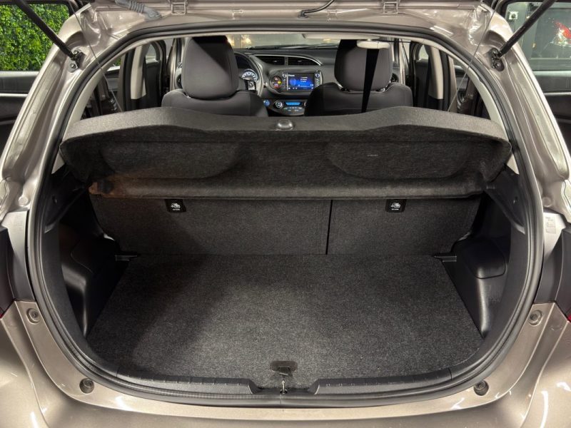 TOYOTA YARIS 3 III PHASE 3 HYBRID 1.5 VVTi 100 Cv 1ERE MAIN / 6.577 Kms BOITE AUTO - GARANTIE 1 AN