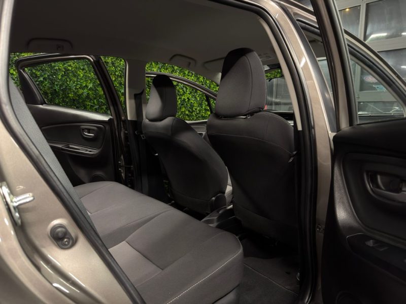 TOYOTA YARIS 3 III PHASE 3 HYBRID 1.5 VVTi 100 Cv 1ERE MAIN / 6.577 Kms BOITE AUTO - GARANTIE 1 AN