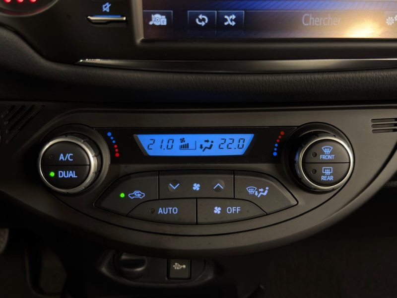 TOYOTA YARIS 3 III PHASE 3 HYBRID 1.5 VVTi 100 Cv 1ERE MAIN / 6.577 Kms BOITE AUTO - GARANTIE 1 AN
