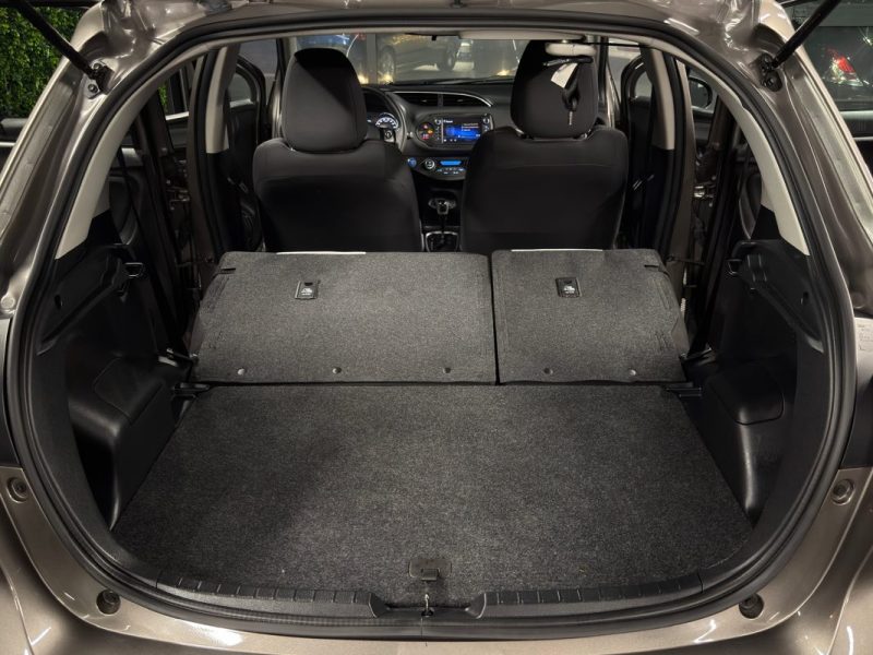 TOYOTA YARIS 3 III PHASE 3 HYBRID 1.5 VVTi 100 Cv 1ERE MAIN / 6.577 Kms BOITE AUTO - GARANTIE 1 AN
