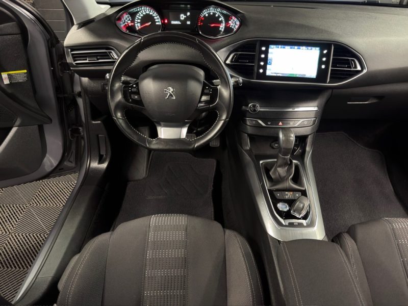 PEUGEOT 308 II ALLURE 1.2 130 Cv BOITE AUTO TOIT PANORAMIQUE ECRAN GPS CRIT AIR 1 - GARANTIE 1 AN