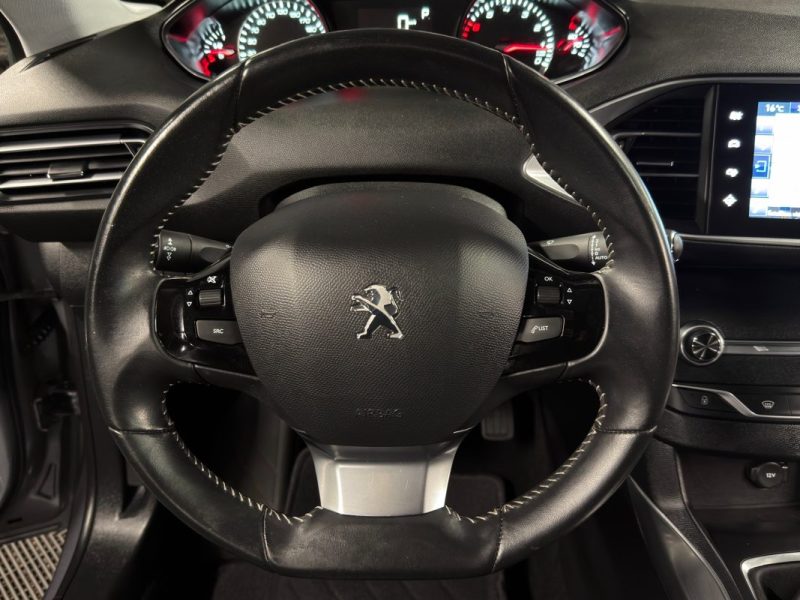 PEUGEOT 308 II ALLURE 1.2 130 Cv BOITE AUTO TOIT PANORAMIQUE ECRAN GPS CRIT AIR 1 - GARANTIE 1 AN