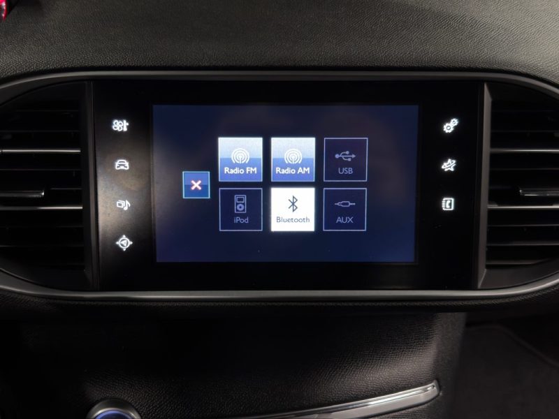 PEUGEOT 308 II ALLURE 1.2 130 Cv BOITE AUTO TOIT PANORAMIQUE ECRAN GPS CRIT AIR 1 - GARANTIE 1 AN
