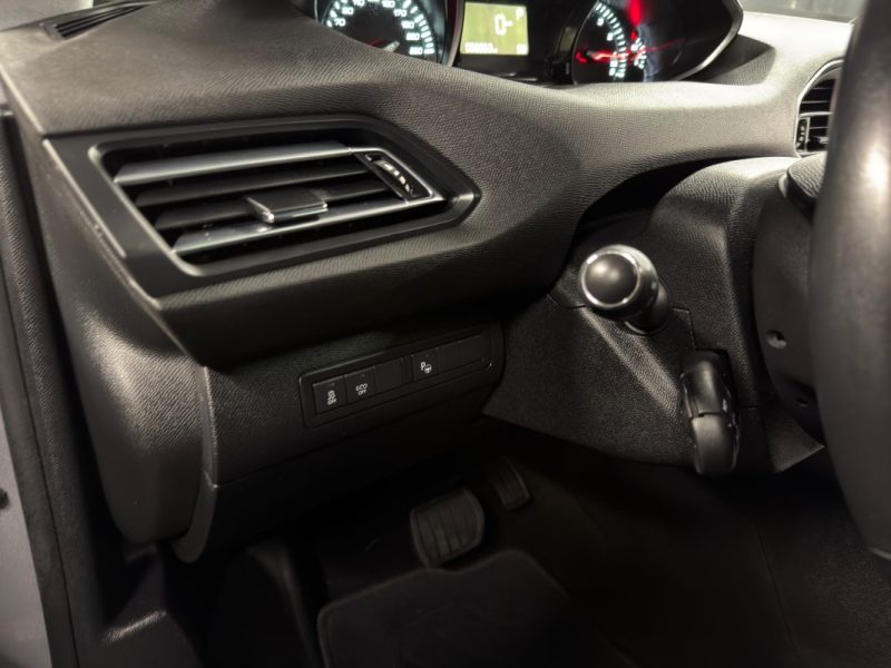 PEUGEOT 308 II ALLURE 1.2 130 Cv BOITE AUTO TOIT PANORAMIQUE ECRAN GPS CRIT AIR 1 - GARANTIE 1 AN