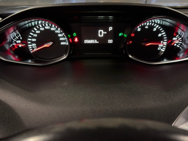 PEUGEOT 308 II ALLURE 1.2 130 Cv BOITE AUTO TOIT PANORAMIQUE ECRAN GPS CRIT AIR 1 - GARANTIE 1 AN