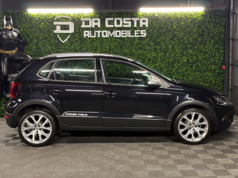 VOLKSWAGEN POLO CROSS 5 V PHASE 2 1.2 TSI 90 Cv DSG7 ECRAN GPS 5 PORTES / 34 200 Kms - GARANTIE 1 AN