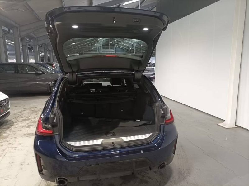 BMW 330 XDRIVE M SPORT / TOIT PANORAMIQUE / HEAD-UP DISPLAY / HARMAN KARDON 2024