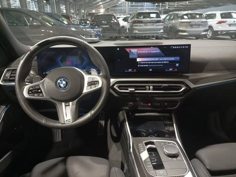 BMW 330 XDRIVE M SPORT / TOIT PANORAMIQUE / HEAD-UP DISPLAY / HARMAN KARDON 2024