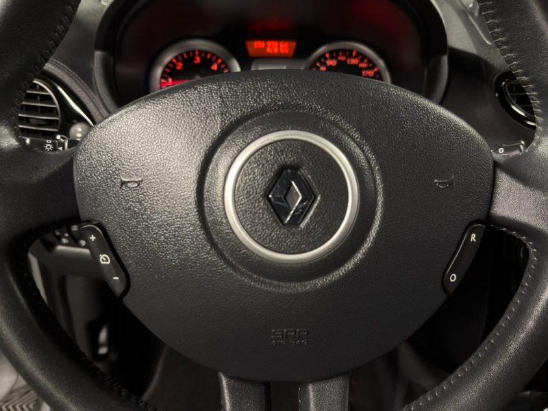RENAULT CLIO 3 III PHASE 2 DYNAMIQUE TOMTOM 1.5 DCI 90 Cv 5 Pts ECRAN GPS BLUETOOTH - GARANTIE 1 AN