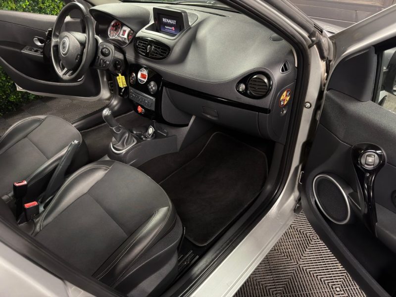 RENAULT CLIO 3 III PHASE 2 DYNAMIQUE TOMTOM 1.5 DCI 90 Cv 5 Pts ECRAN GPS BLUETOOTH - GARANTIE 1 AN