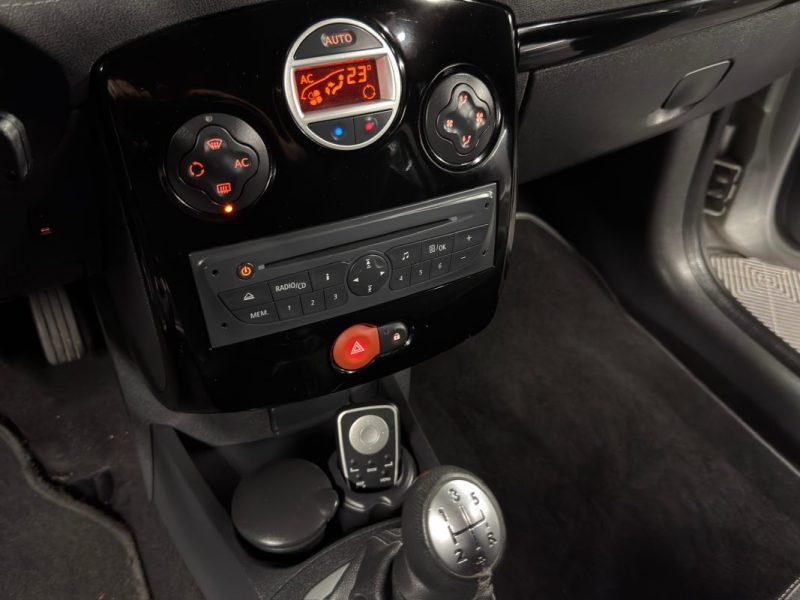 RENAULT CLIO 3 III PHASE 2 DYNAMIQUE TOMTOM 1.5 DCI 90 Cv 5 Pts ECRAN GPS BLUETOOTH - GARANTIE 1 AN