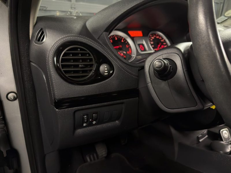 RENAULT CLIO 3 III PHASE 2 DYNAMIQUE TOMTOM 1.5 DCI 90 Cv 5 Pts ECRAN GPS BLUETOOTH - GARANTIE 1 AN