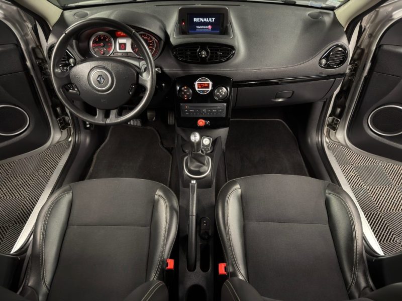RENAULT CLIO 3 III PHASE 2 DYNAMIQUE TOMTOM 1.5 DCI 90 Cv 5 Pts ECRAN GPS BLUETOOTH - GARANTIE 1 AN