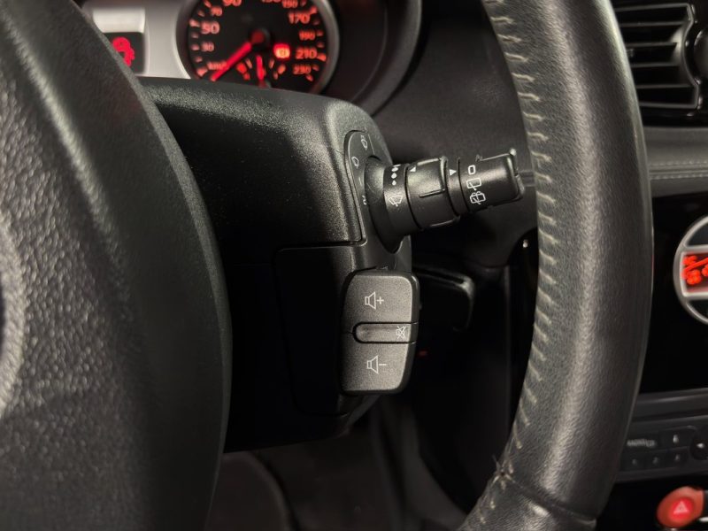 RENAULT CLIO 3 III PHASE 2 DYNAMIQUE TOMTOM 1.5 DCI 90 Cv 5 Pts ECRAN GPS BLUETOOTH - GARANTIE 1 AN