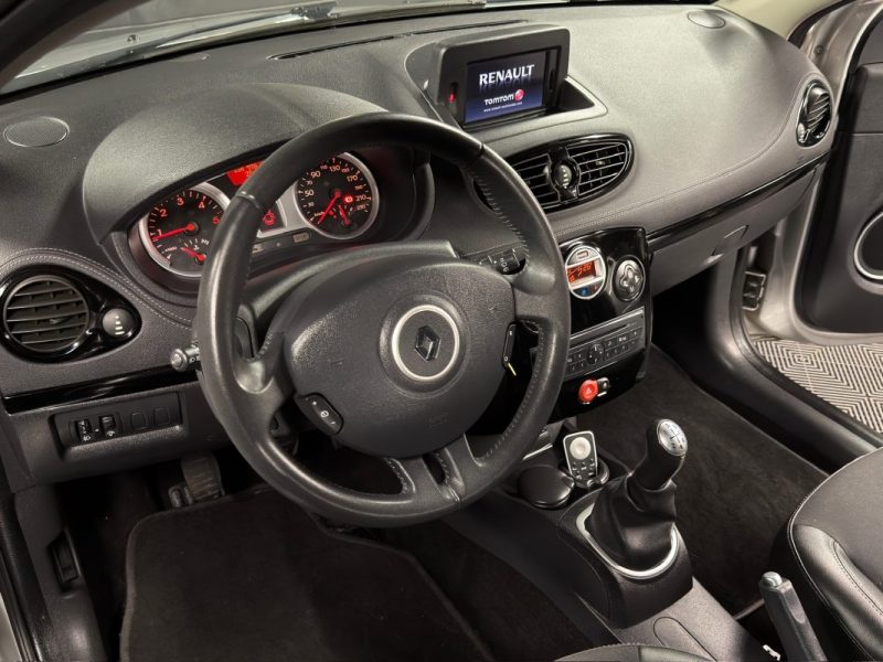 RENAULT CLIO 3 III PHASE 2 DYNAMIQUE TOMTOM 1.5 DCI 90 Cv 5 Pts ECRAN GPS BLUETOOTH - GARANTIE 1 AN