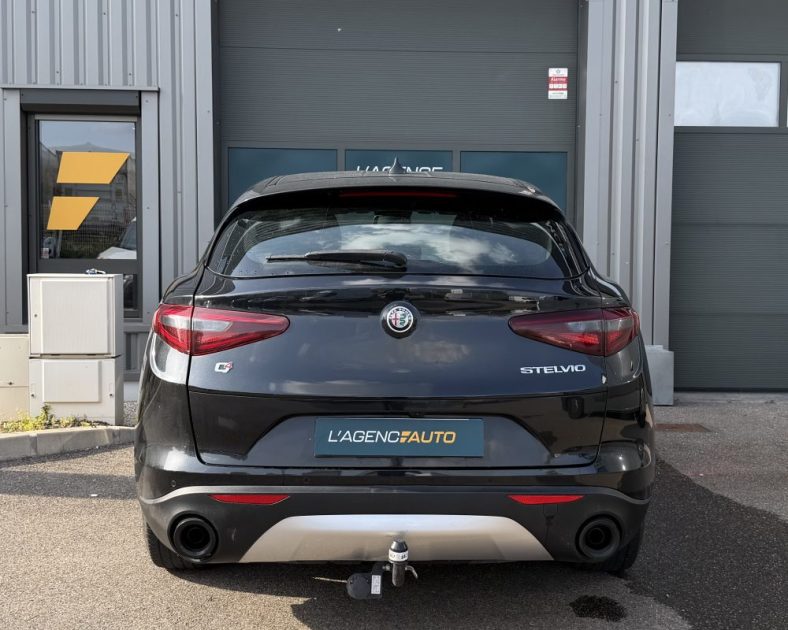 SUPER Q4 Alfa Romeo Stelvio 2.2 Diesel 190ch - ATTELAGE– 2023 – 86 330 km – Full options – Noir