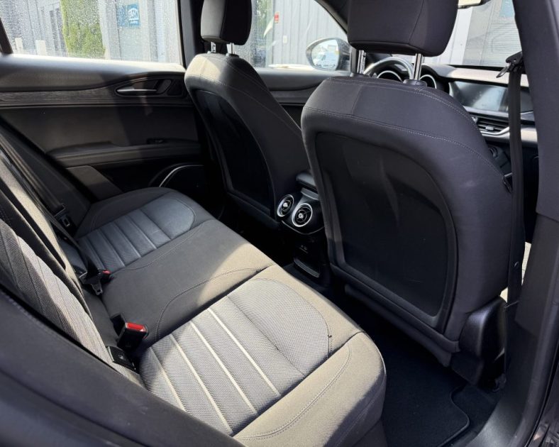SUPER Q4 Alfa Romeo Stelvio 2.2 Diesel 190ch - ATTELAGE– 2023 – 86 330 km – Full options – Noir
