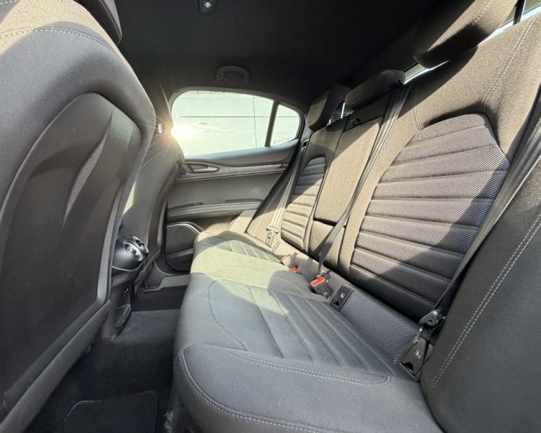 SUPER Q4 Alfa Romeo Stelvio 2.2 Diesel 190ch - ATTELAGE– 2023 – 86 330 km – Full options – Noir