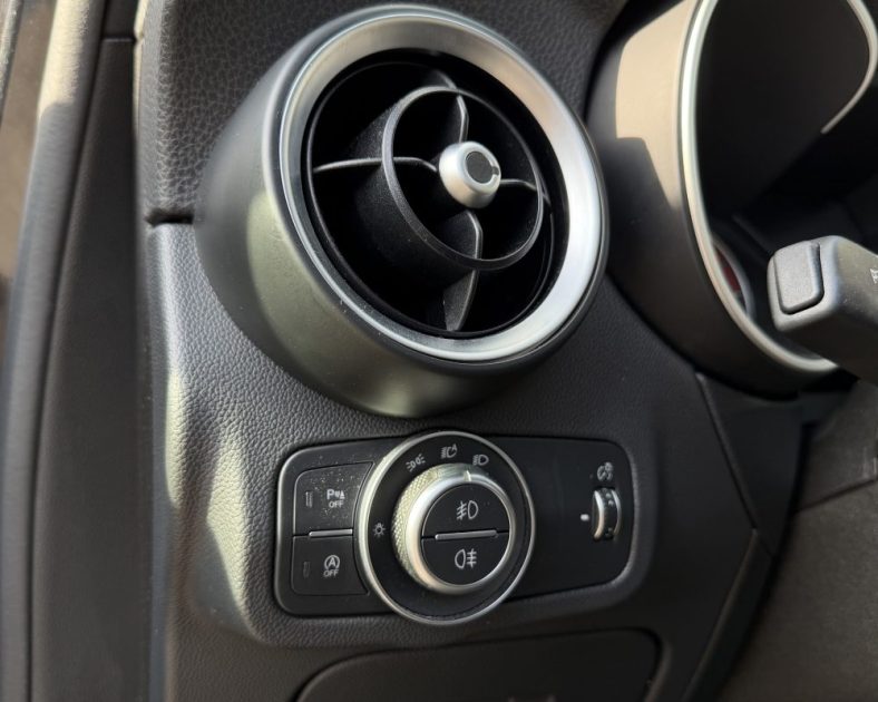 SUPER Q4 Alfa Romeo Stelvio 2.2 Diesel 190ch - ATTELAGE– 2023 – 86 330 km – Full options – Noir