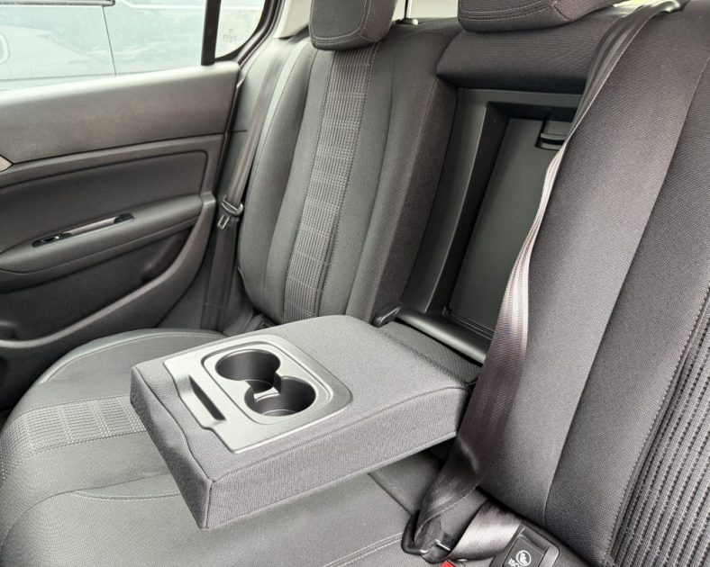 Peugeot 308 Allure - 131ch – DISTRIBUTION NEUVE  - Véhicule sous garantie - Très bon état
