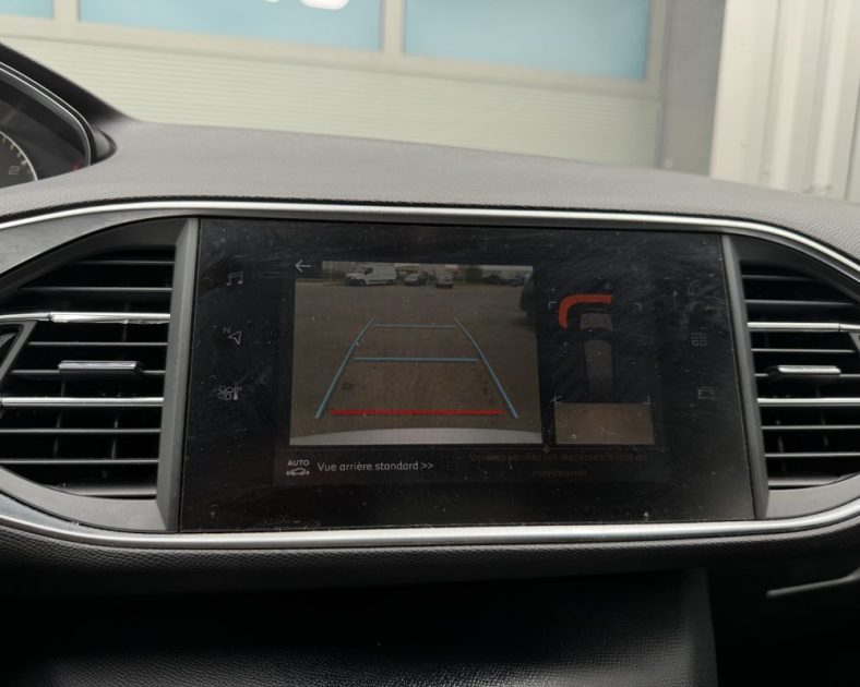 Peugeot 308 Allure - 131ch – DISTRIBUTION NEUVE  - Véhicule sous garantie - Très bon état