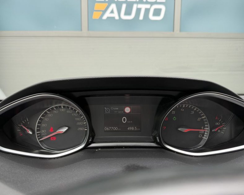 Peugeot 308 Allure - 131ch – DISTRIBUTION NEUVE  - Véhicule sous garantie - Très bon état