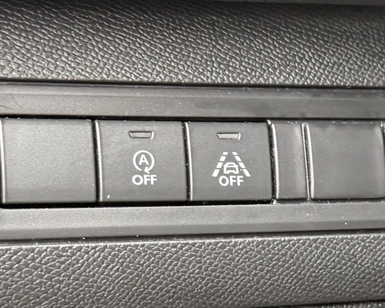 Peugeot 308 Allure - 131ch – DISTRIBUTION NEUVE  - Véhicule sous garantie - Très bon état
