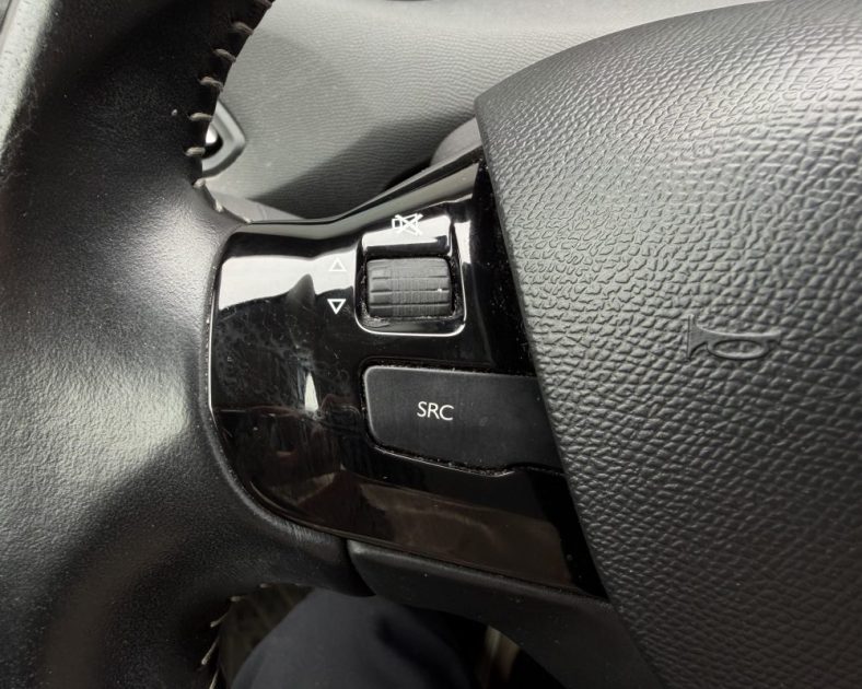Peugeot 308 Allure - 131ch – DISTRIBUTION NEUVE  - Véhicule sous garantie - Très bon état
