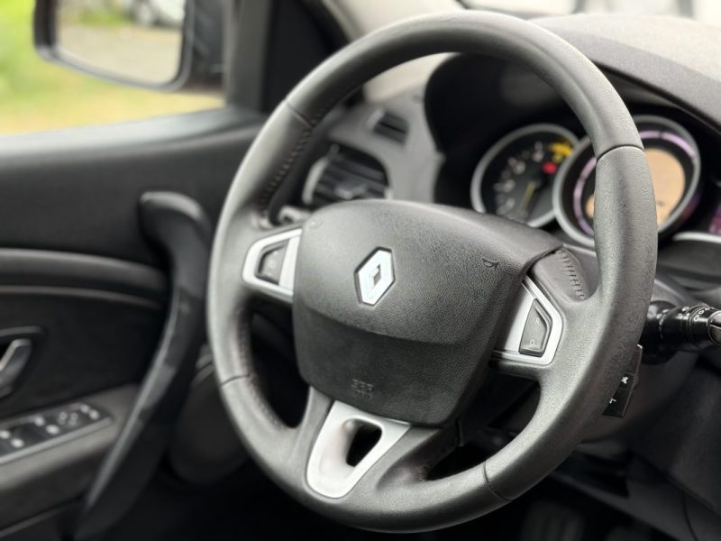 RENAULT MEGANE III 1.5 dCi 110 COLOR EDITION – CLIM – RÉGULATEUR – RÉVISÉE & GARANTIE 6 MOIS