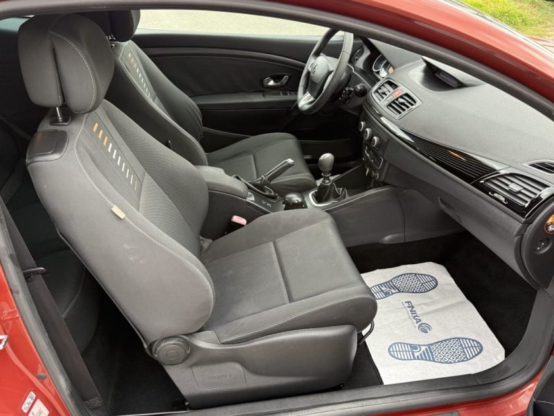 RENAULT MEGANE III 1.5 dCi 110 COLOR EDITION – CLIM – RÉGULATEUR – RÉVISÉE & GARANTIE 6 MOIS